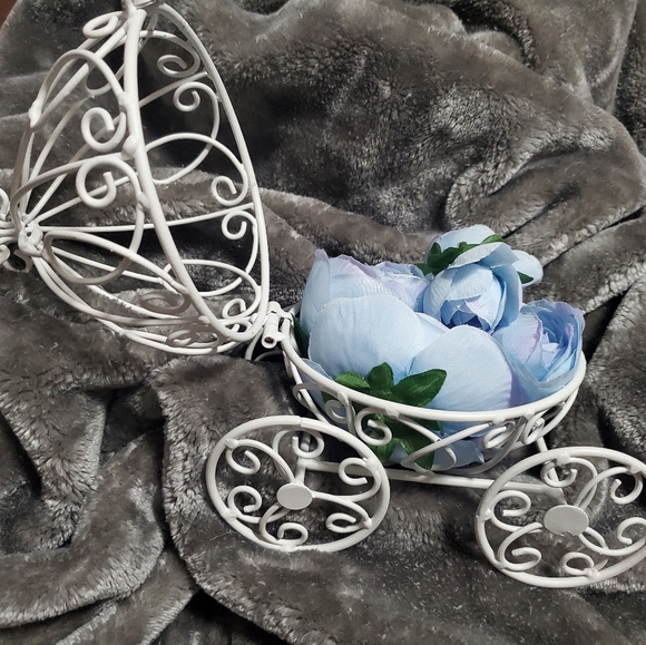 Decor - Picture 2 of 2